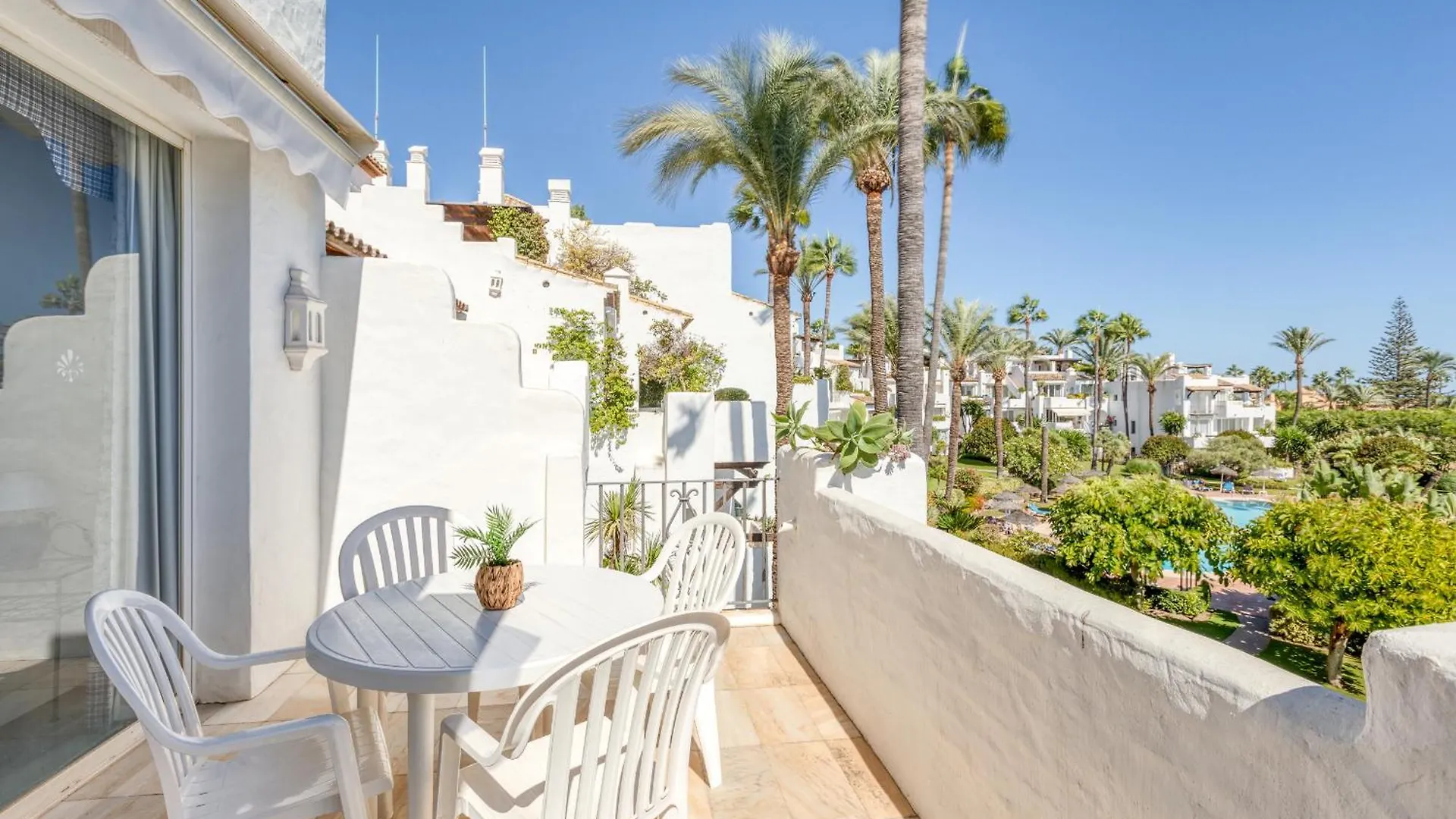 Hanami Alcazaba Beach Garden Estepona