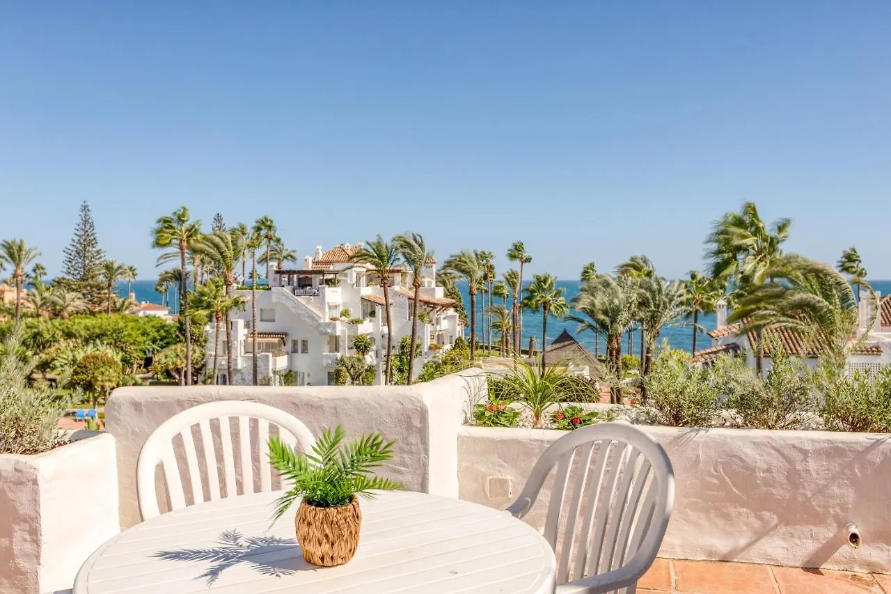 Hanami Alcazaba Beach Garden location